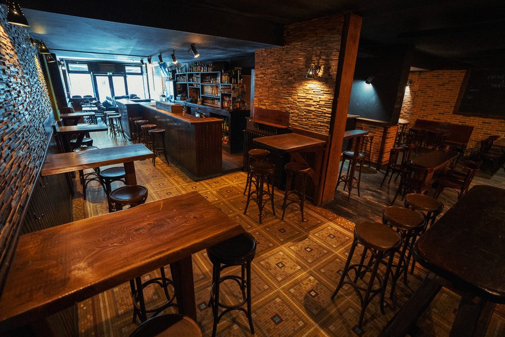 https://donaldspub-angers.fr/wp-content/uploads/2026/10/crafters-pub-shoot-107.jpg